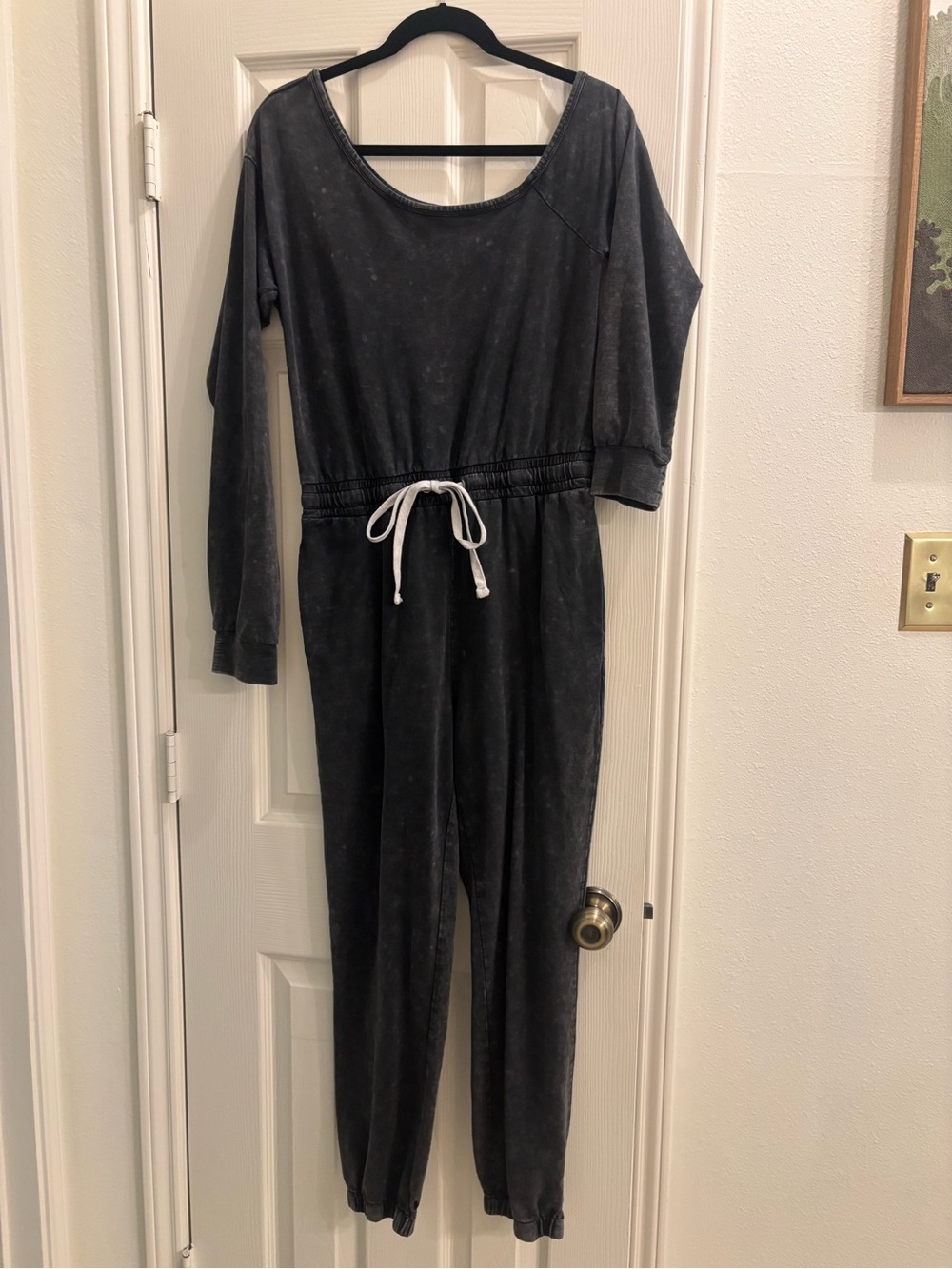 Le Lis Black Scoop Neck Pullover Top